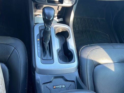 Used 2022 Chevrolet Colorado ZR2 w/ ZR2 Midnight Special Edition AWD/4WD image 17