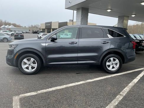 Used 2021 Kia Sorento LX AWD/4WD image 9