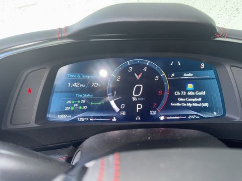 Used 2025 Chevrolet Corvette Stingray w/ Z51 Performance Package image 11