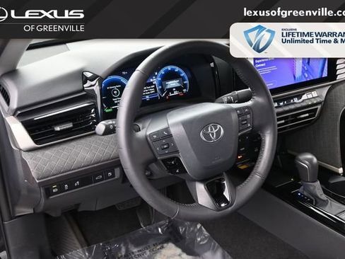 Used 2025 Toyota Camry XLE FWD image 22