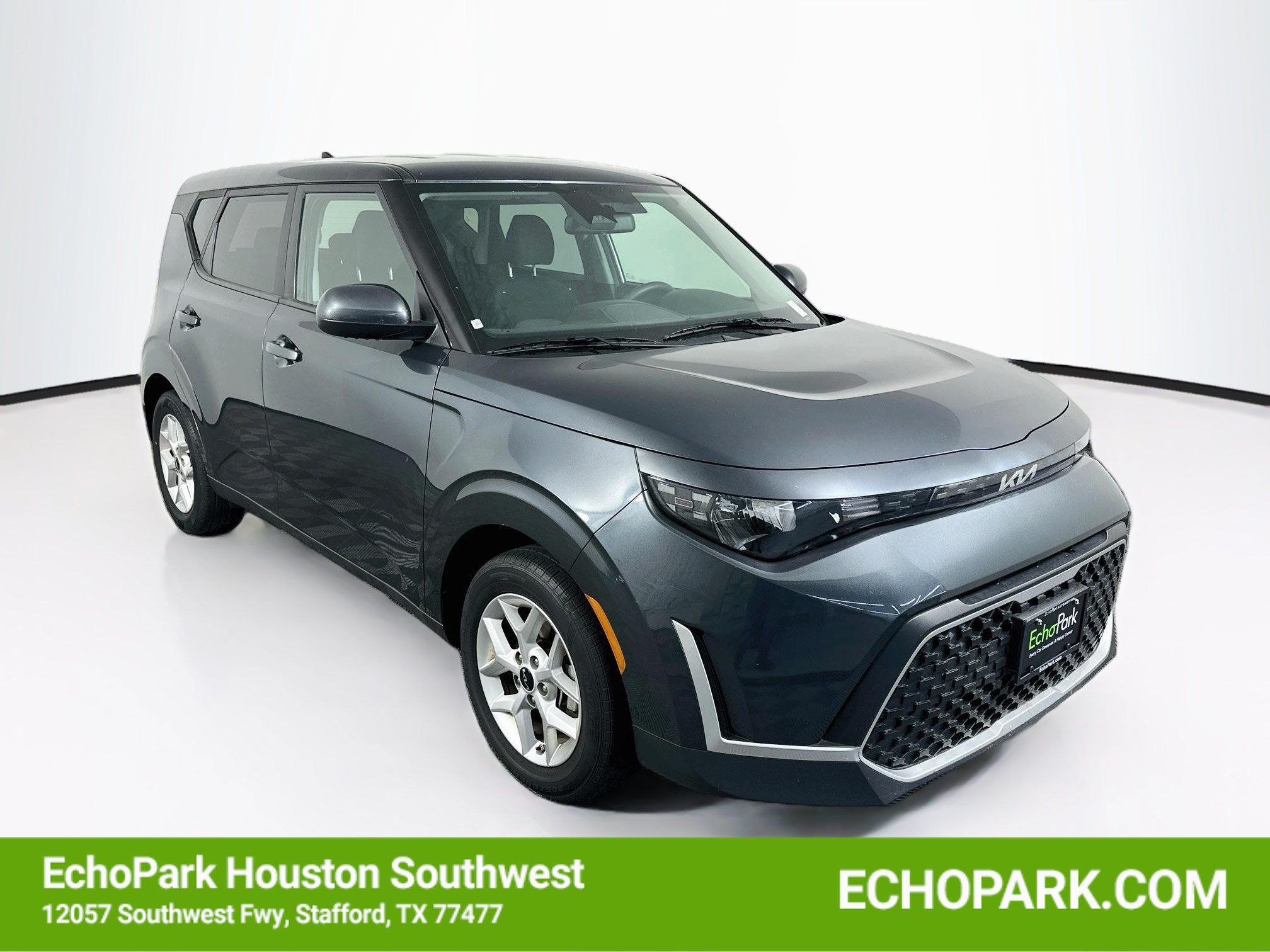 Used 2025 Kia Soul LX w/ LX Technology Package FWD image 1