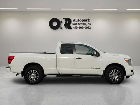 Used 2024 Nissan Titan SV w/ SV Utility Package AWD/4WD image 6