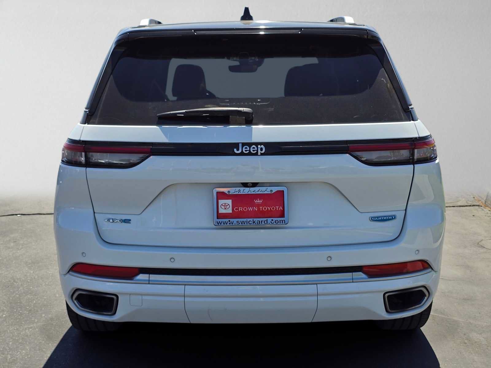 Used 2022 Jeep Grand Cherokee Summit AWD/4WD image 4