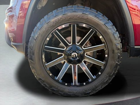 Used 2018 Jeep Grand Cherokee Limited image 10