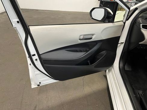 Used 2022 Toyota Corolla LE FWD image 24