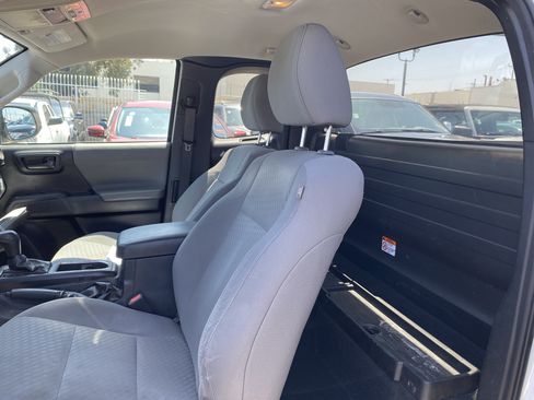Used 2020 Toyota Tacoma SR RWD image 12