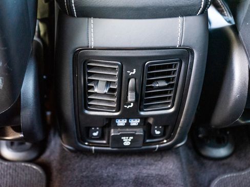 Used 2018 Jeep Grand Cherokee Trackhawk image 36