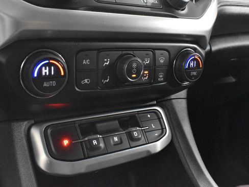 Used 2022 GMC Acadia SLE w/ Driver Convenience Package image 20