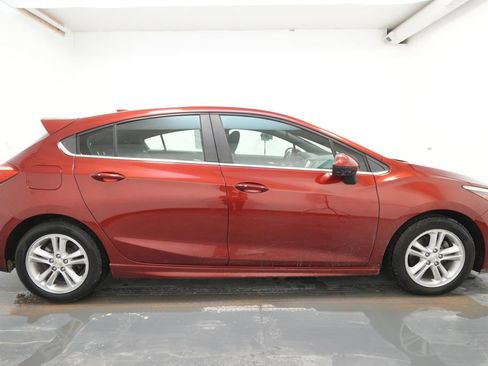 Used 2017 Chevrolet Cruze LT w/ Sun And Sound Package image 10