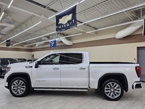 Used 2025 GMC Sierra 1500 Denali w/ Denali Reserve Package AWD/4WD image 9