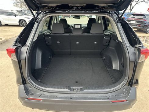 Used 2020 Toyota RAV4 XLE image 29