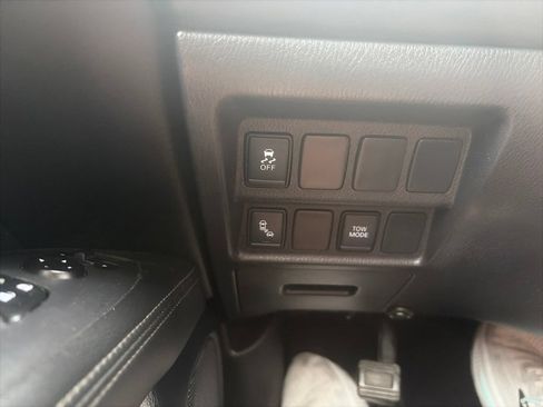 Used 2020 Nissan Pathfinder SV FWD image 32