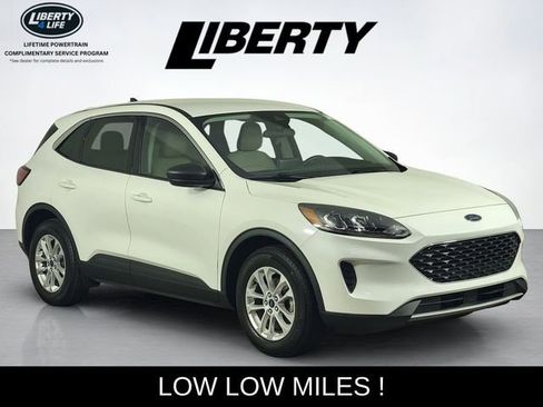 Used 2022 Ford Escape SE w/ Cold Weather Package FWD image 1