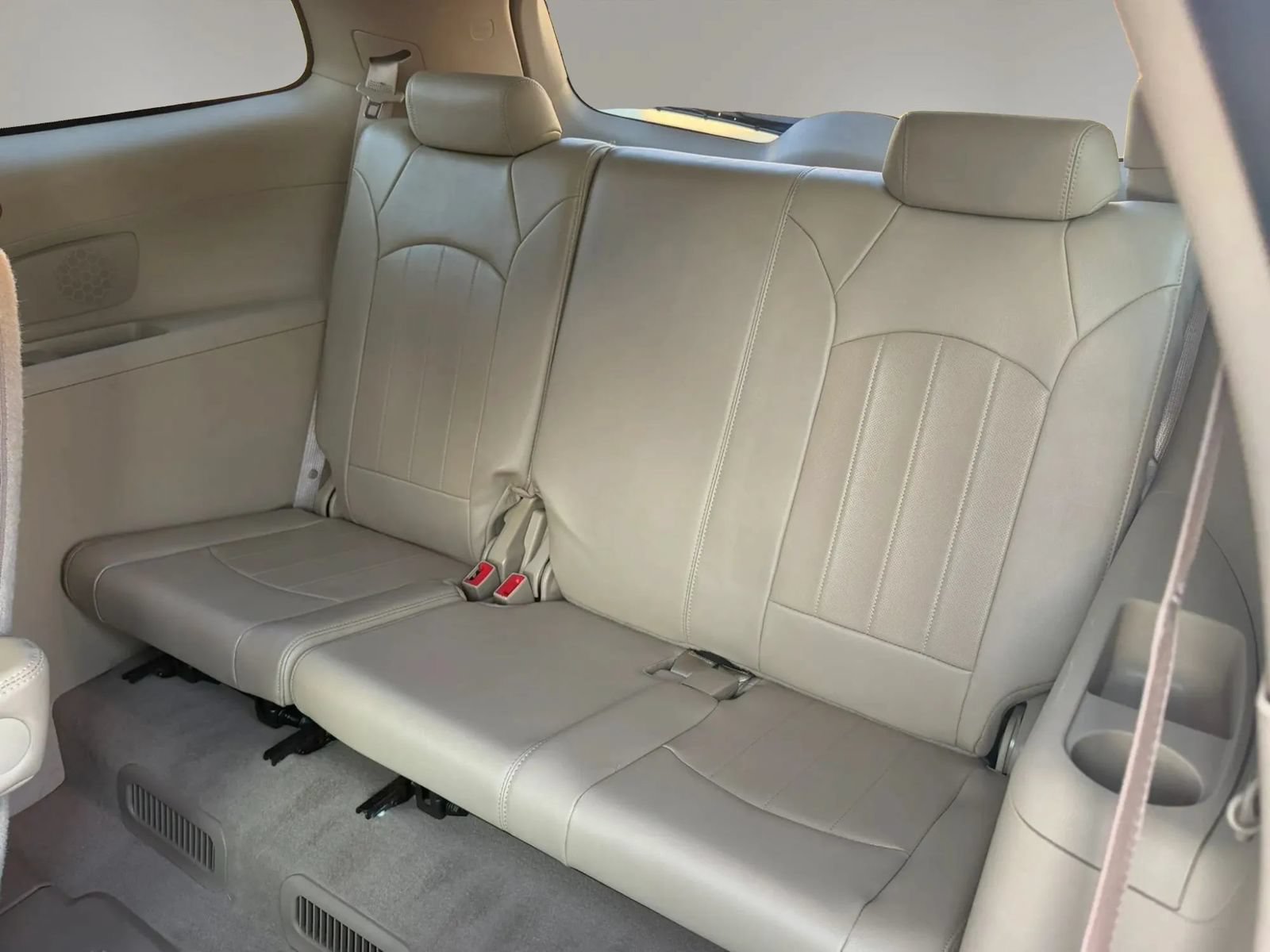 Used 2011 Buick Enclave CXL w/ Trailering Provision Package FWD image 17