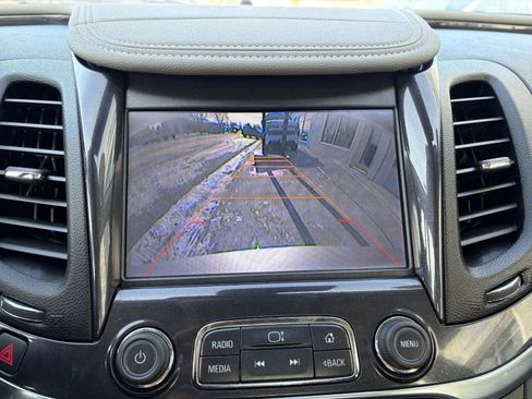 Used 2015 Chevrolet Impala LT w/ Convenience Package image 15