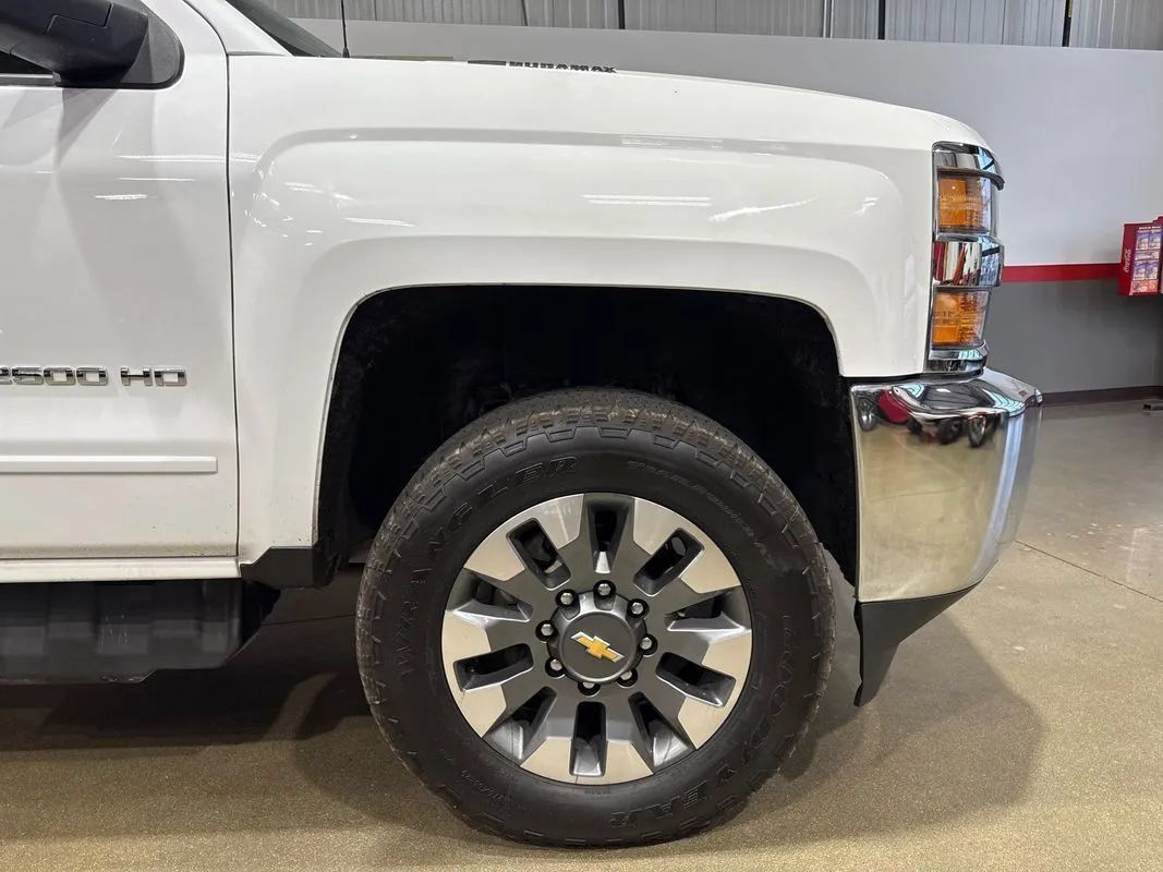 Used 2019 Chevrolet Silverado 2500 LT AWD/4WD image 99