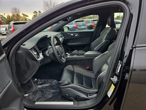 Used 2024 Volvo S60 B5 Plus image 9