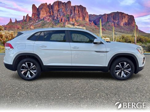 New 2026 Volkswagen Atlas Cross Sport SE image 8