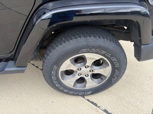 Used 2017 Jeep Wrangler Unlimited Sahara AWD/4WD image 20