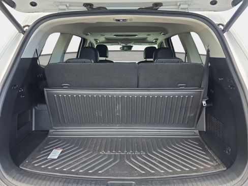 Used 2023 Kia Telluride EX w/ EX Captain's Chair Package FWD image 12