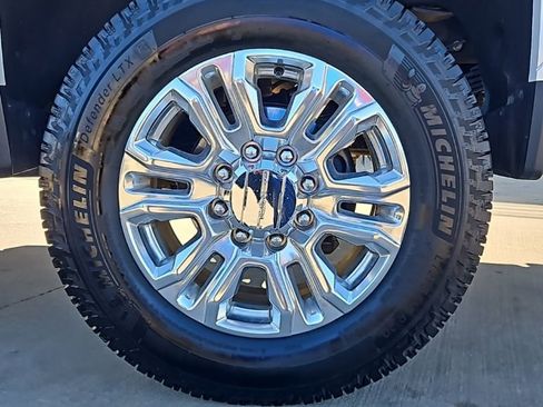 Used 2022 GMC Sierra 3500 Denali w/ Denali Ultimate Package image 9