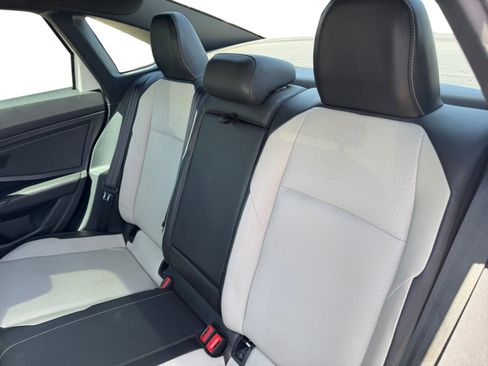Used 2019 Volkswagen Jetta R-Line FWD image 16