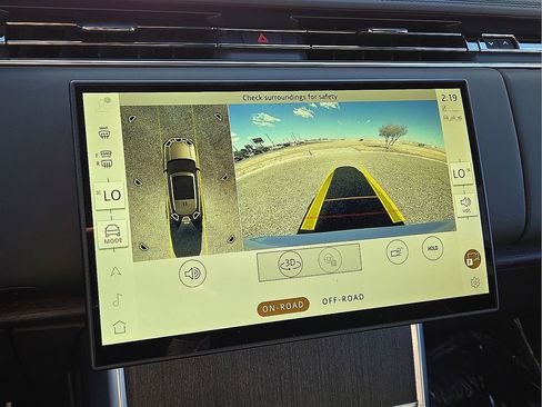 Used 2025 Land Rover Range Rover SE image 26