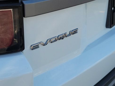 Used 2019 Land Rover Range Rover Evoque SE AWD/4WD image 7