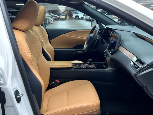 Certified 2025 Lexus RX 350h AWD/4WD image 28