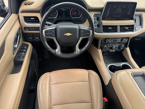 Used 2021 Chevrolet Suburban Premier w/ Premium Package image 17