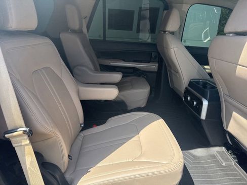 Used 2024 Ford Expedition Limited RWD image 33