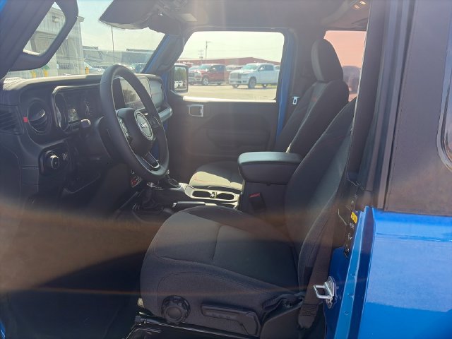 Used 2026 Jeep Wrangler Rubicon w/ Safety Group AWD/4WD image 9