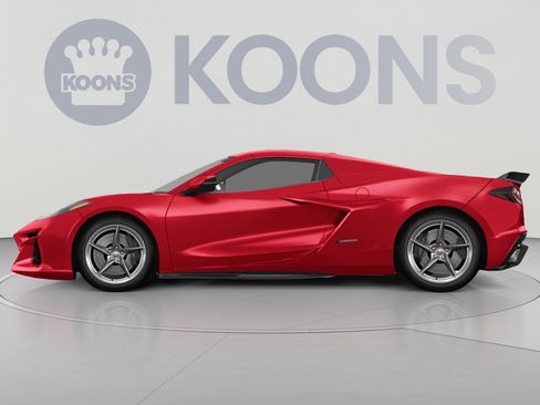 Used 2025 Chevrolet Corvette E-Ray AWD/4WD image 2