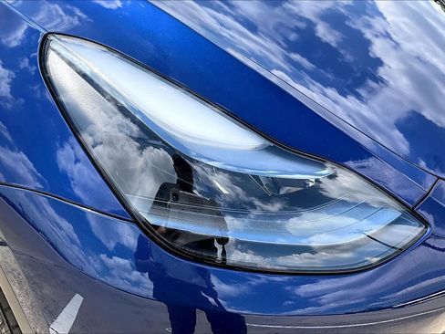 Used 2025 Tesla Model Y Long Range RWD image 27
