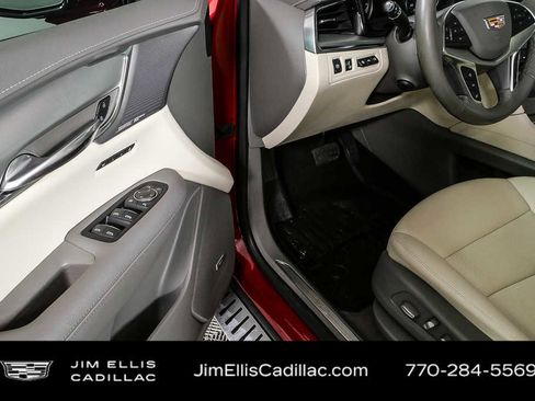 Used 2022 Cadillac XT5 Premium Luxury w/ Technology Package AWD/4WD image 8