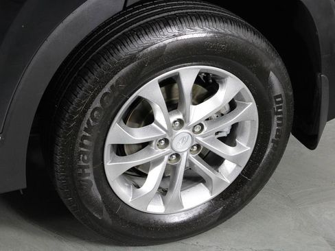 Used 2020 Hyundai Santa Fe SE image 12