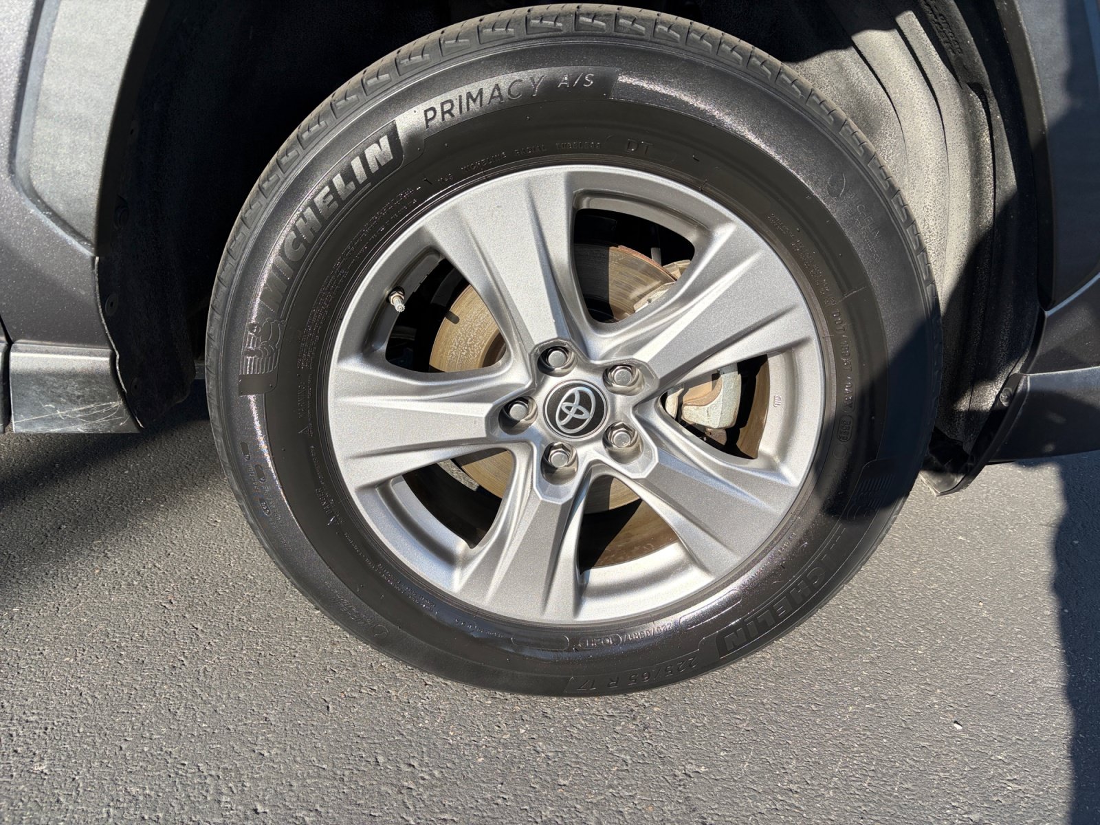 Used 2022 Toyota RAV4 LE AWD/4WD image 29