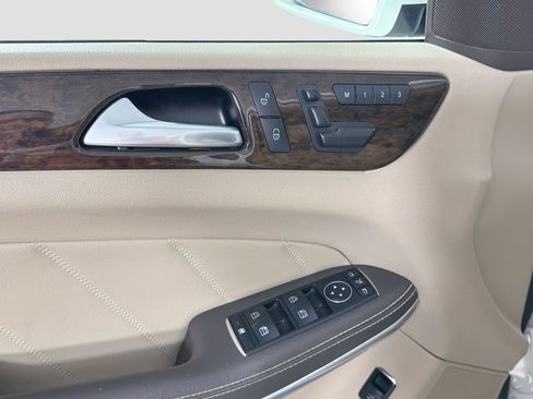 Used 2014 Mercedes-Benz GL 450 4MATIC image 18