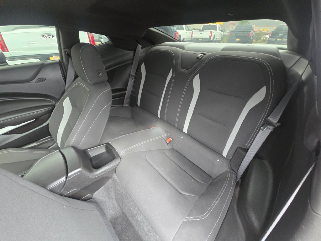 Used 2021 Chevrolet Camaro LT w/ Technology Package RWD image 20