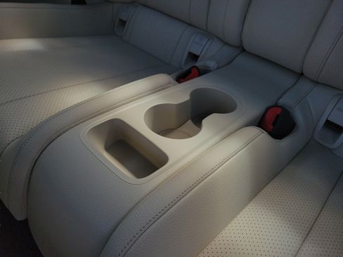New 2026 Mercedes-Benz CLE 300 4MATIC Coupe image 11