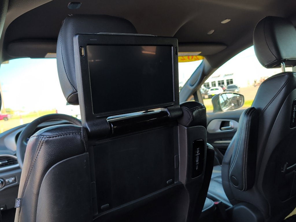 Used 2022 Chrysler Pacifica Touring-L w/ Uconnect Theater Family Group AWD/4WD image 35