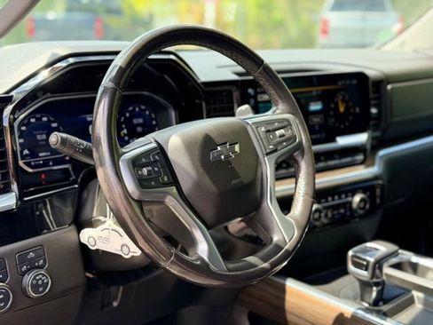 Used 2022 Chevrolet Silverado 1500 RST AWD/4WD image 9