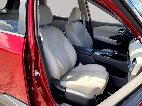 Used 2025 Nissan Rogue SV FWD image 9