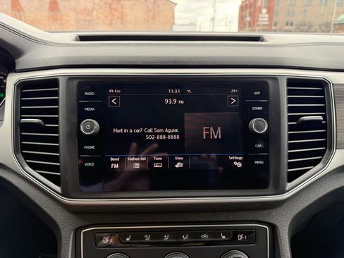 Used 2019 Volkswagen Atlas SE w/ Panoramic Sunroof Package image 11