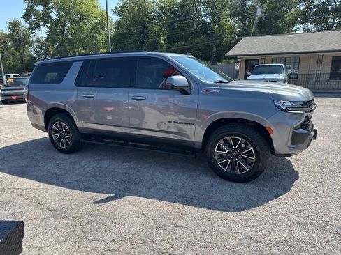 Used 2022 Chevrolet Suburban Z71 w/ Z71 Off-Road Package image 5