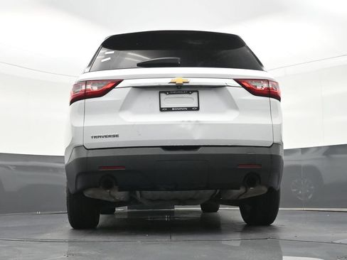 Used 2021 Chevrolet Traverse LS FWD image 27