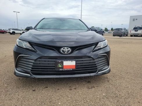 Used 2021 Toyota Camry LE FWD image 3