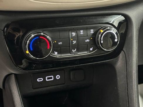 Used 2023 Buick Encore GX Preferred w/ Cold Weather Comfort Package FWD image 24
