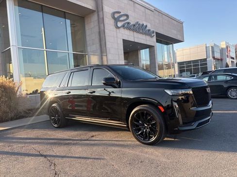 Used 2023 Cadillac Escalade ESV Sport Platinum w/ LPO, ONYX Package image 1