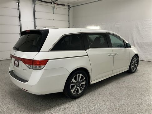 Used 2016 Honda Odyssey Touring Elite image 5